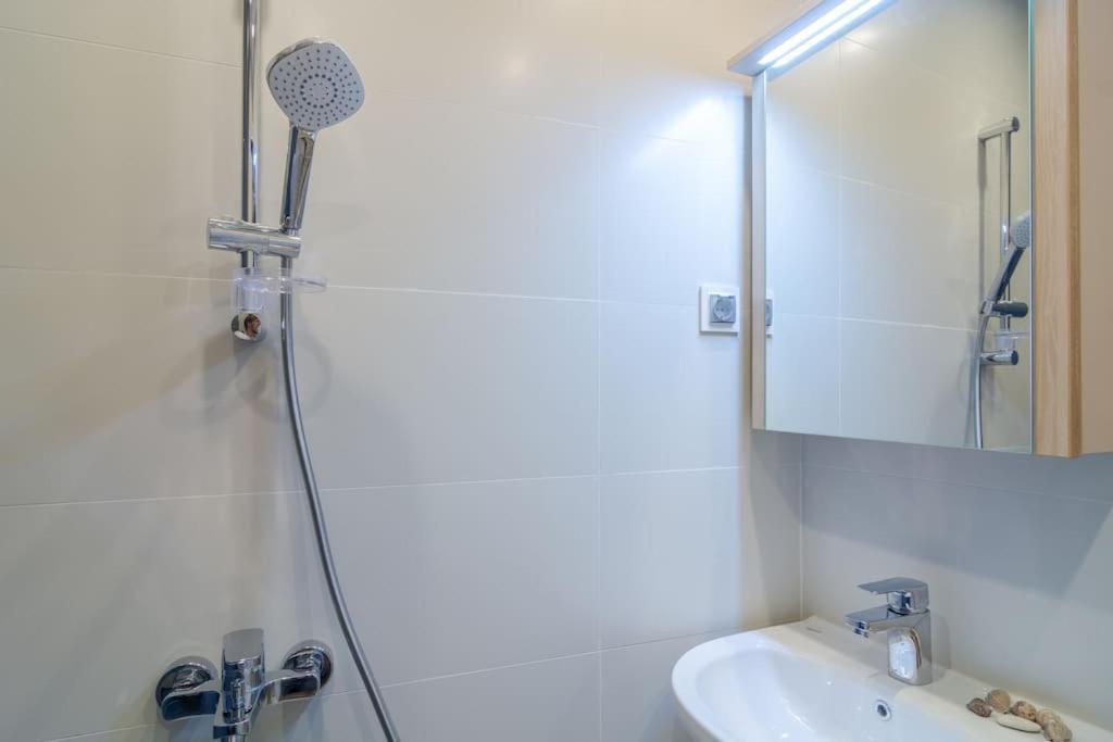 Modern Design 1 Bdrm, 4 Guests, Top Cente, Near Parliament, Self Check-In Sofia Buitenkant foto