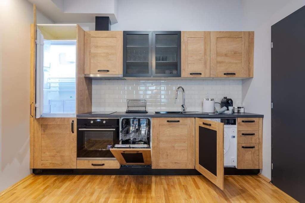 Modern Design 1 Bdrm, 4 Guests, Top Cente, Near Parliament, Self Check-In Sofia Buitenkant foto
